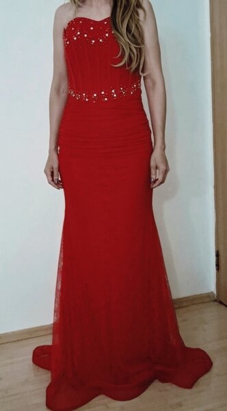 Vand rochie noua